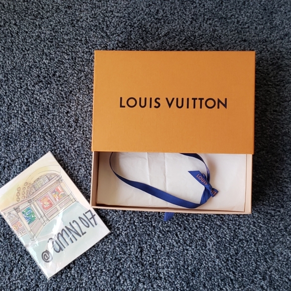 Louis Vuitton Gift Box & LV Ribbon - Picture 1 of 6